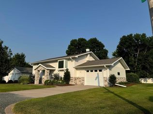401 Johnson Cir, Brady, NE 69123