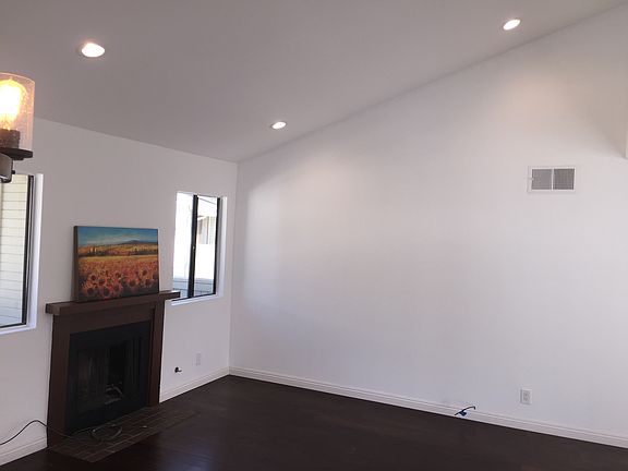 5th image of 22121 Burbank Blvd Unit 6