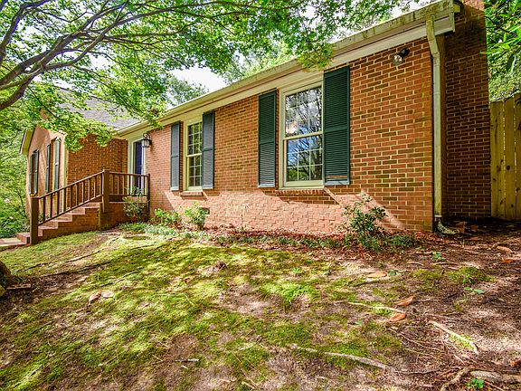 3rd image of 211 Glenhaven Dr
