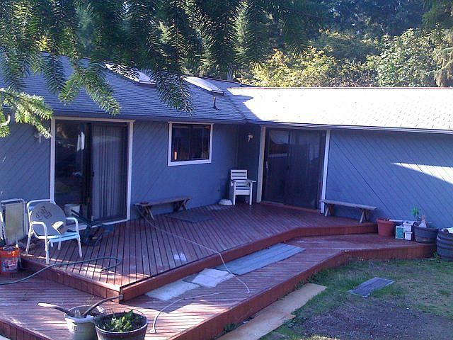 1st image of 221 NE Seitz Dr