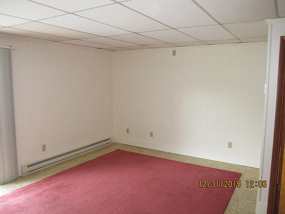 3rd image of 526 Edgewood Ln #B