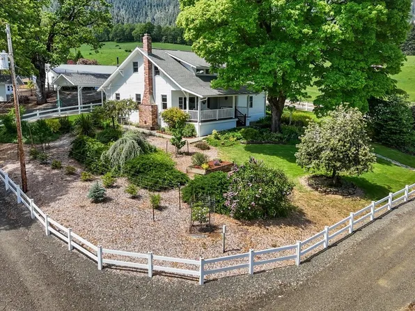 1471 Joelson Rd, Umpqua, OR 97486