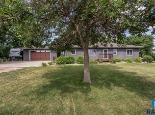 27305 476th Ave, Harrisburg, SD 57032