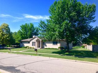 2400 White Oak Dr, Ames, IA 50014