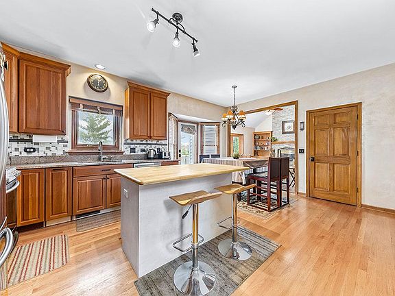 5th image of 1239 Birchdale Ln