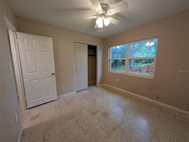208 Oakwood Dr — Photo 11