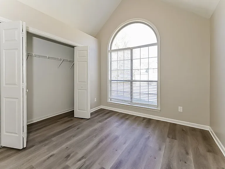 210 Coldsprings Ct — Photo 13