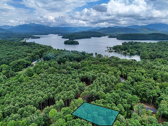3rd image of 124 Lakeside Estates Dr