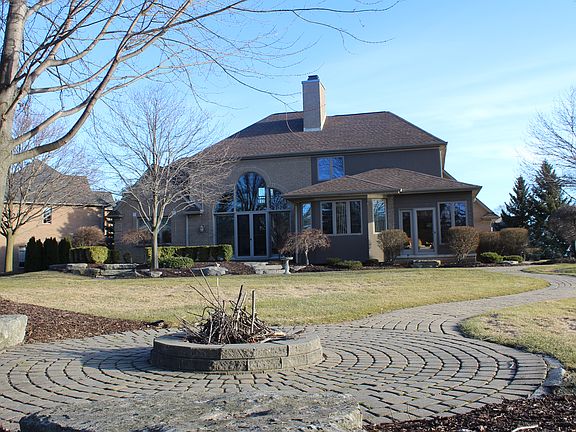 4th image of 62859 Broadmoor Cir