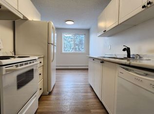 Harrow Court, Edmonton, AB T5A 4H7