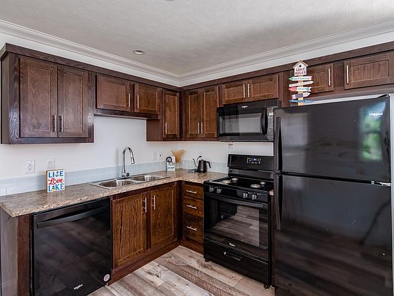 Model Home (#101) - Kitchen