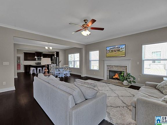 4th image of 380 Lake Ridge Dr