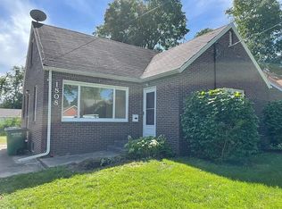 1808 Elm St, West Des Moines, IA 50265