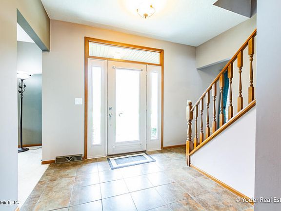 5th image of 6546 Forest Valley Dr SE