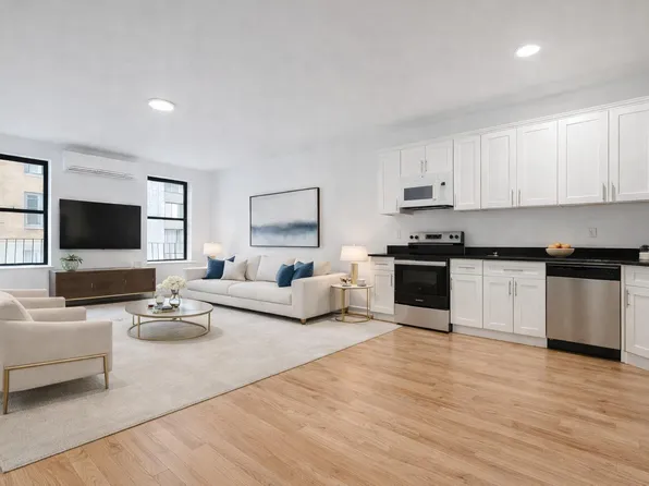 346 West 52nd Street image 1 of 7