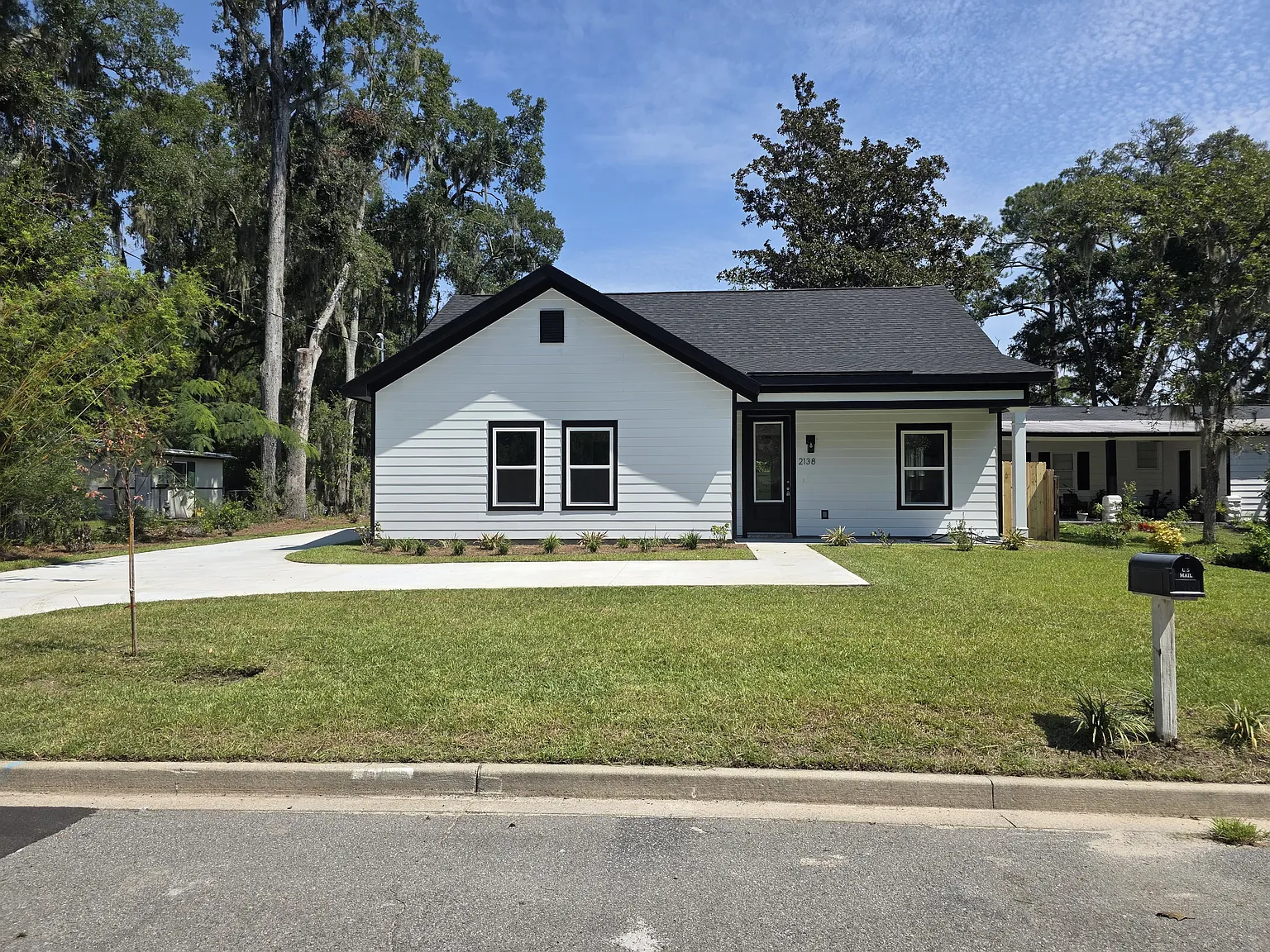 5 bed, 3.5 bath, 1750 sqft, $2,700 — Photo 1