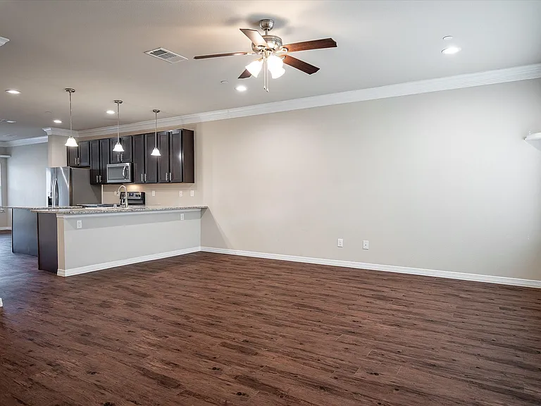 2721 Vine Ct — Photo 10