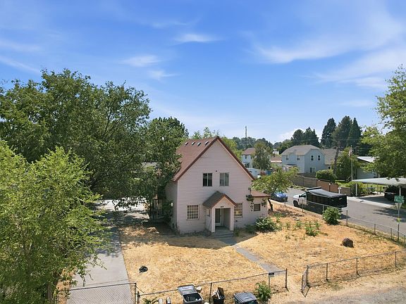 5th image of 1105 W Grand Ronde Ave