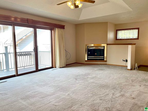 4th image of 420 Lake Ave APT D