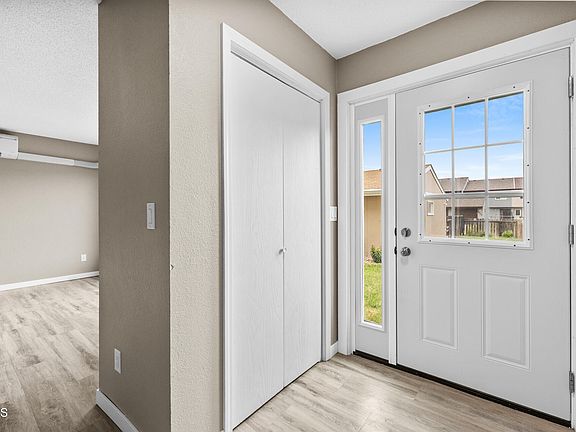3rd image of 2611 18th Ave W