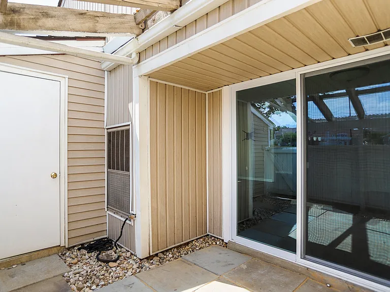 1523 Kensington Dr — Photo 20
