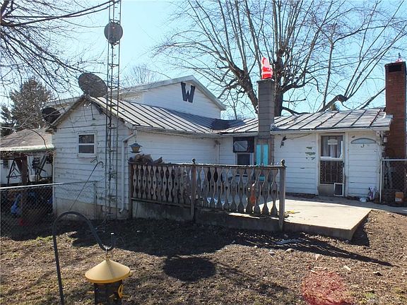 4th image of 216 Walnut Ln