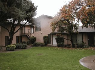 216 W Barstow Ave APT 104, Clovis, CA 93612