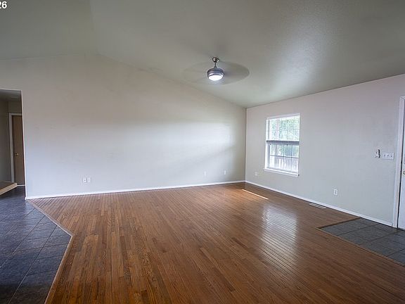 2nd image of 114 18th St