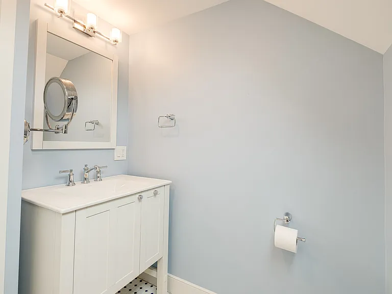 1235 Shore Rd — Photo 8