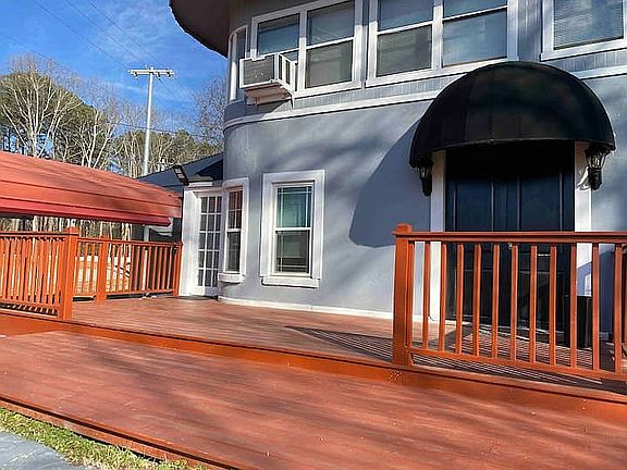 Large front deck