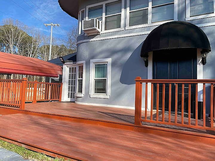 Large front deck