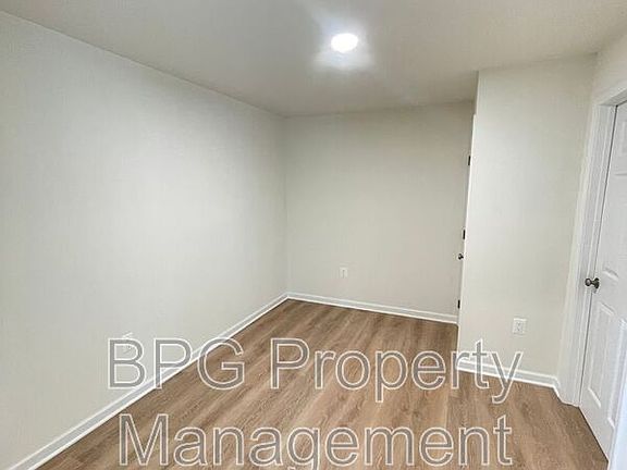 4th image of 79 Horner St #2