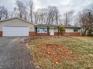 15 Belmar Dr, Dallastown, PA 17313