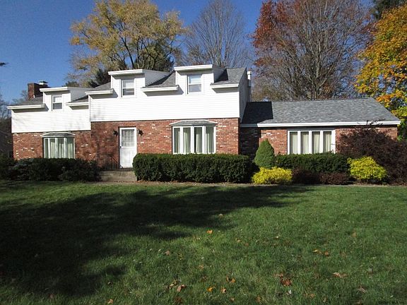2nd image of 7 Cherry Ln