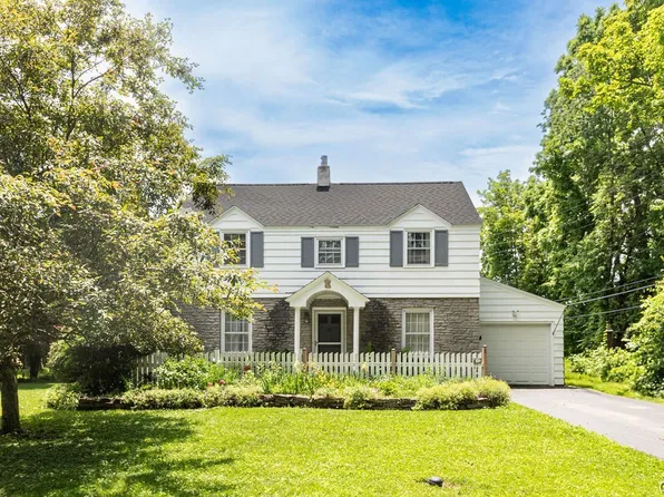 2 Lansdowne Rd, Syracuse, NY 13214
