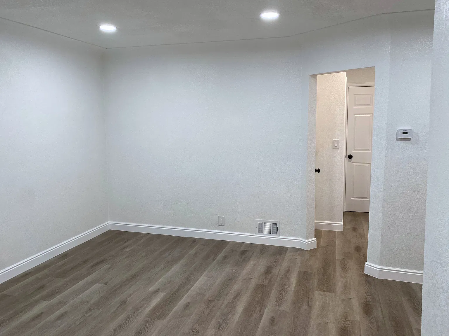 2 bed, 752 sqft, $2,000 — Photo 4