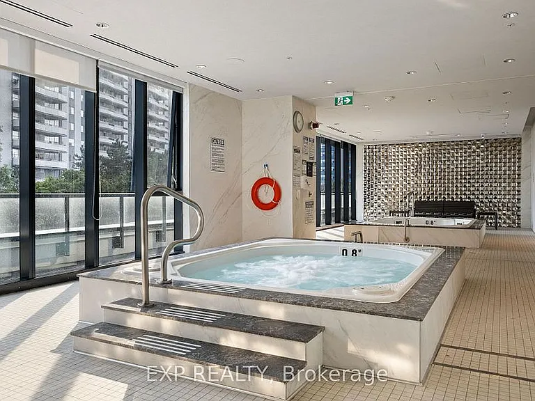 585 Bloor St E #318 — Photo 31