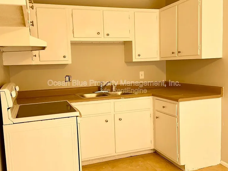 1947 Ricardo Ave #9 — Photo 4