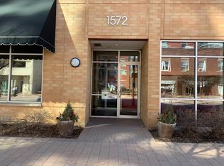 1572 Maple Ave APT 301, Evanston, IL 60201