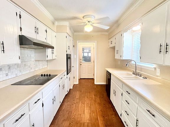 5th image of 1703 Pecan Park Dr