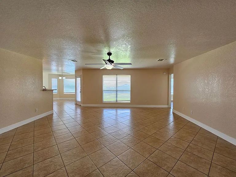 5106 Holster Dr — Photo 6
