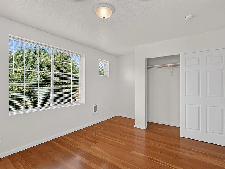2038 SE 171st Ave — Photo 11