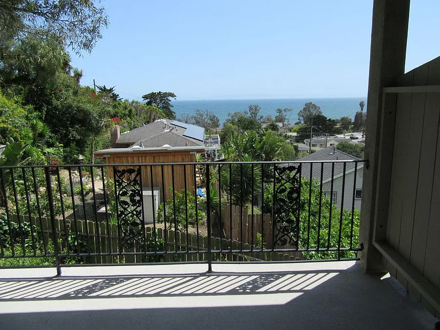 160 Evans Ave — Photo 1