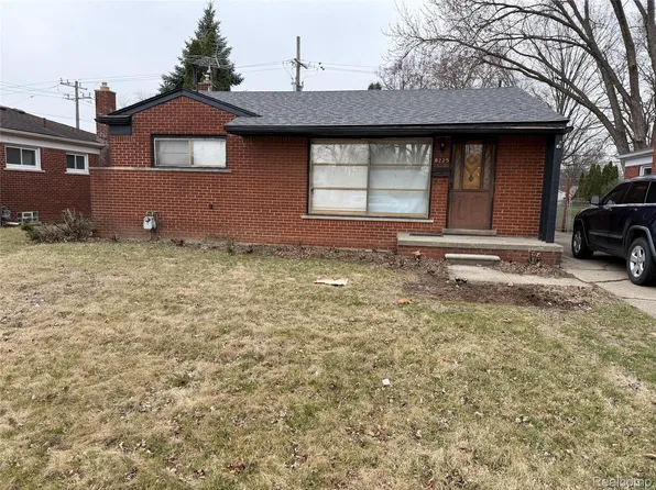 8225 Lochdale St, Dearborn Heights, MI 48127