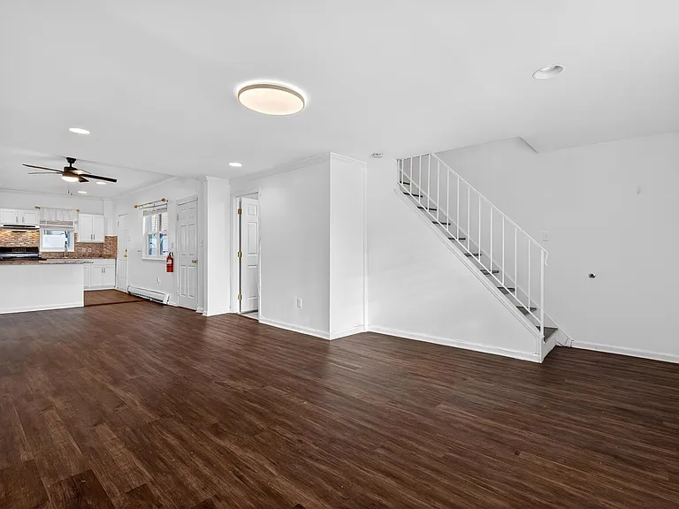 104 McAdoo Ave — Photo 6