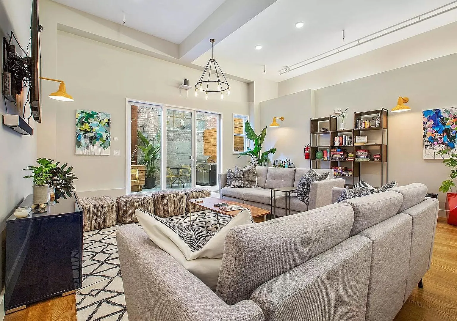 10 bed, 3000 sqft, $1,850 — Photo 4