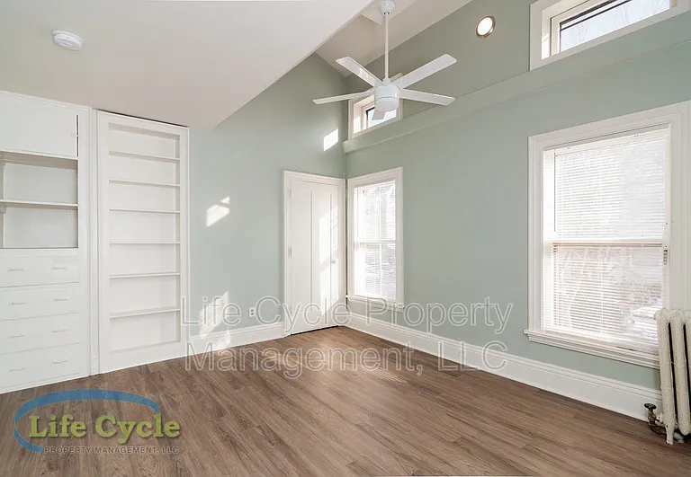 335 Washington St SE — Photo 14