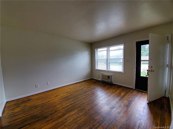 3rd image of 3100 Girard Ct APT 3