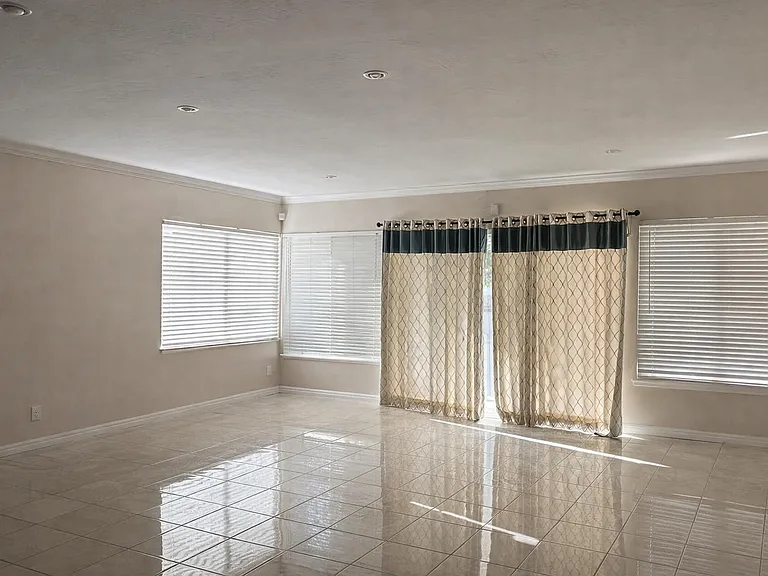8646 Andromeda Rd — Photo 1
