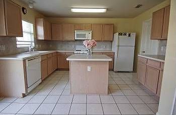 5th image of 1036 Antique Heritage Dr